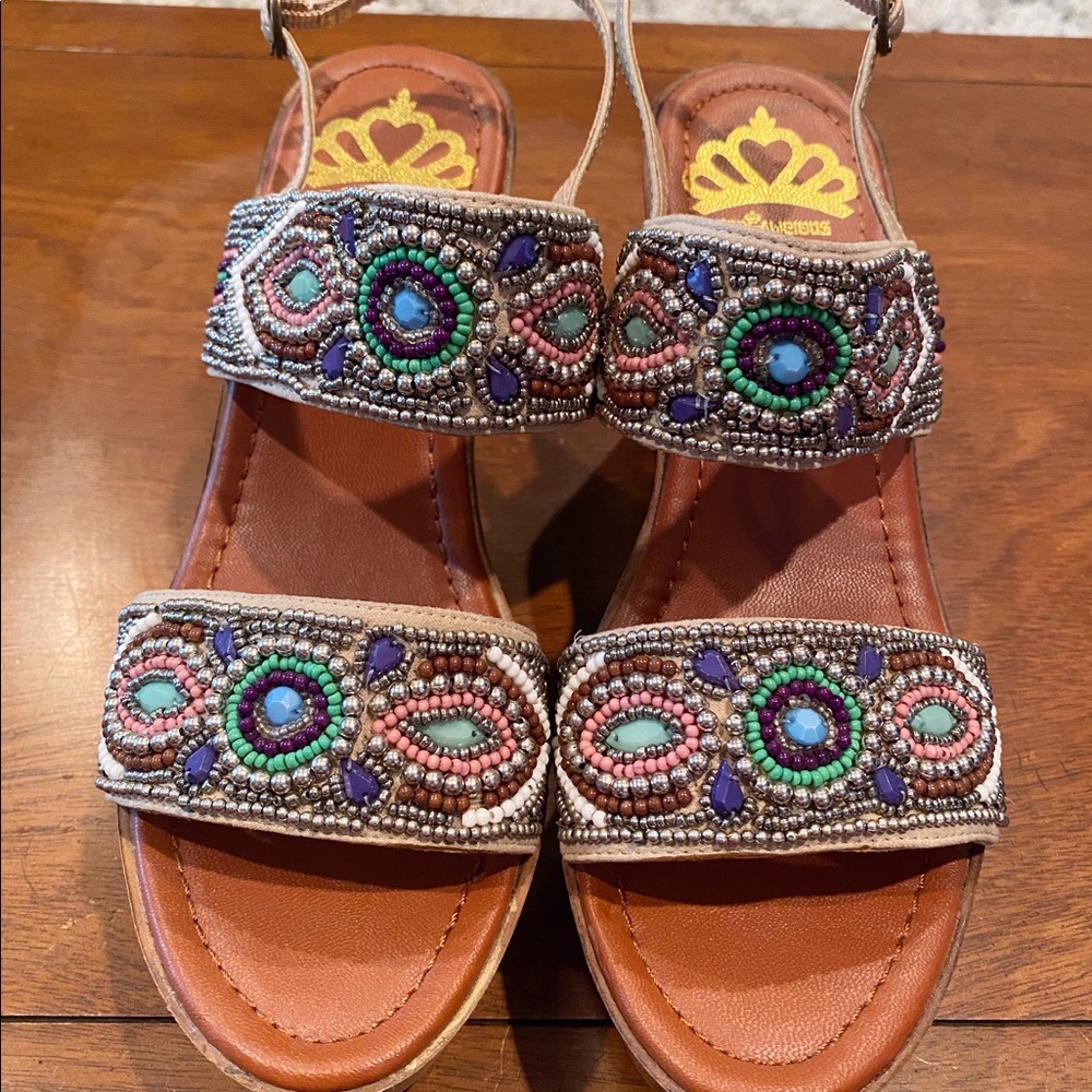 Beaded Wedges - Picture 2 of 5